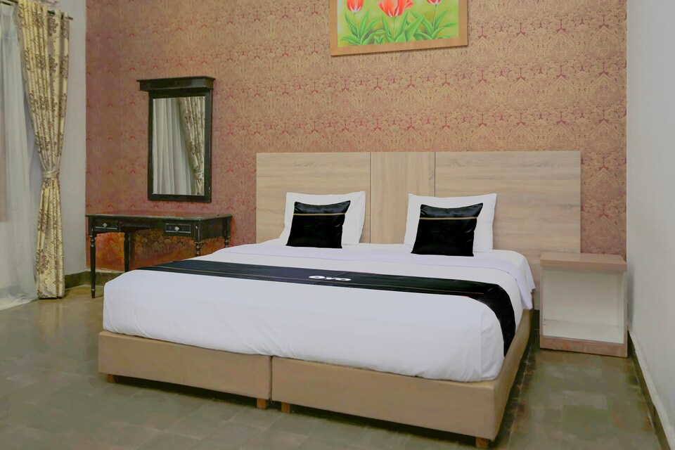 Hotel O Bogor near Kebun Raya Bogor formerly Guest House Saputra, Bogor, Bogor