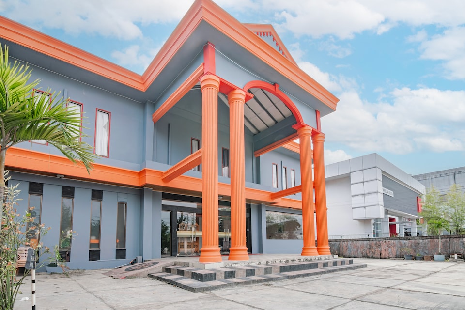 Dancenter Pusat Kota Pekanbaru  Near Masjid Al-Hidayah Simpang Baru, Marpoyan, Pekanbaru