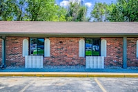 Hotel Arthur by OYO Glenwood Hwy 34