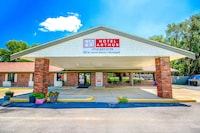 Hotel Arthur by OYO Glenwood Hwy 34