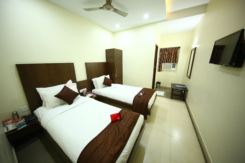 OYO 2247 Udayam Towers, Porur Chennai, Chennai