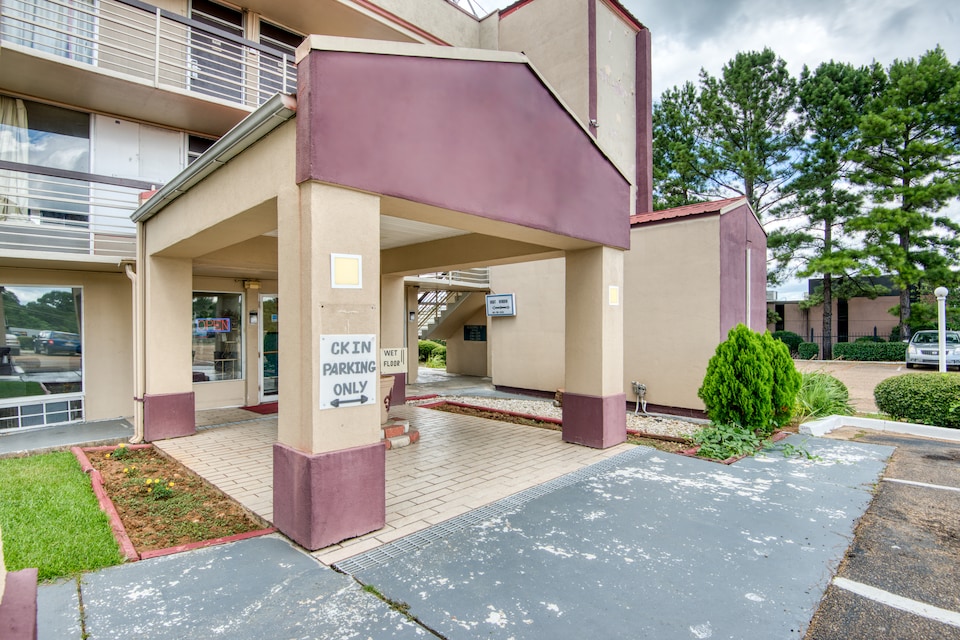 OYO Hotel Jackson North I-55, C39206, Jackson