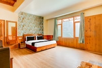 Super Hotel O Model Town Road