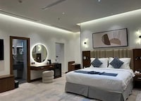 Sunday Luxury Central formerly Anan hotel 