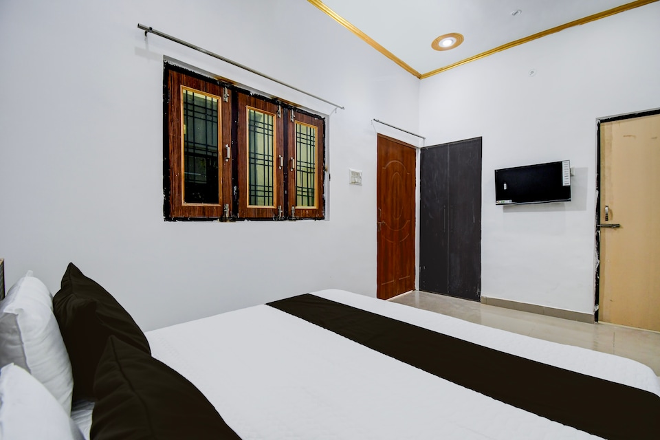 Hotel O The Aadvan Palace , Sitapur, Sitapur