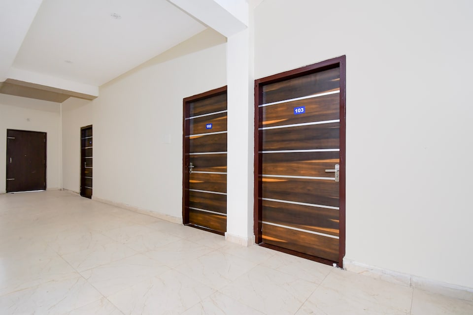 OYO 834717 ROYAL IMPERIAL IN, Patia Bhubaneswar, Bhubaneswar