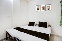 Hotel The Nikunj Grand