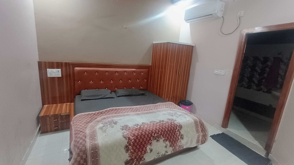 Hotel O LUXIUR HOTEL, Aligarh, Aligarh