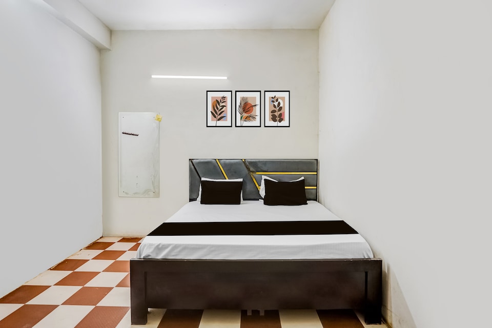 Hotel O LUXIUR HOTEL, Aligarh, Aligarh