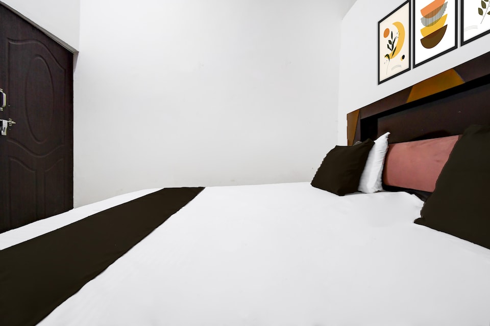 SPOT ON Hotel hansraj, Auraiya, Auraiya