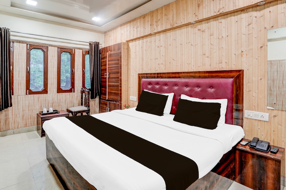 Collection O Tajganj West Gate Formerly Hotel Host, Fatehabad Road, Agra