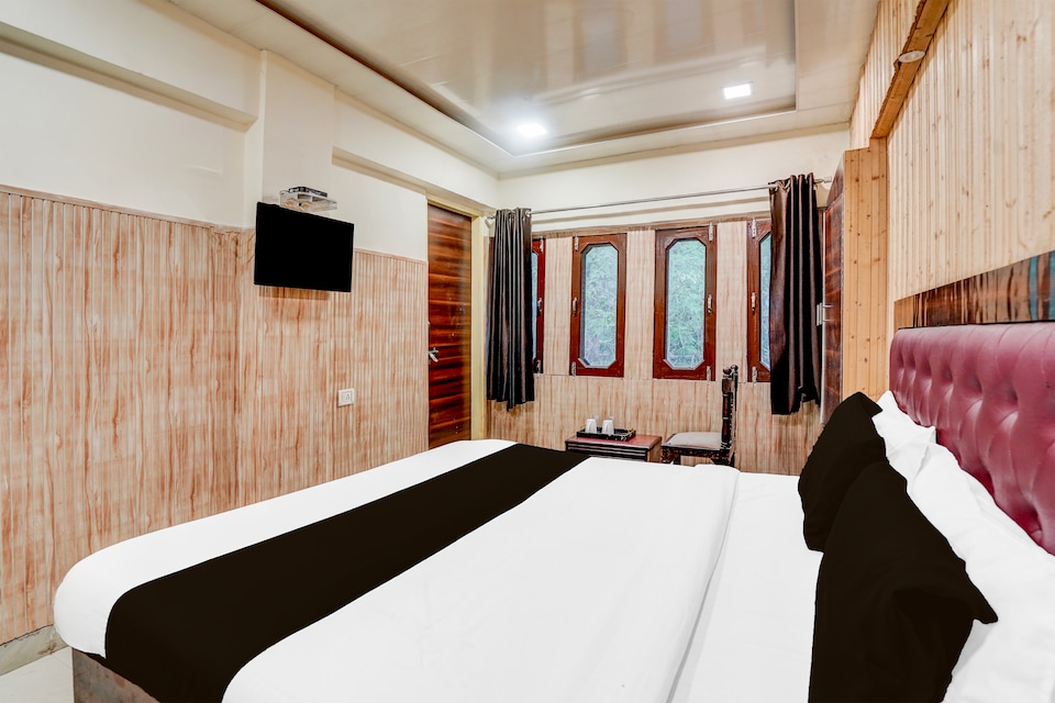 Super Collection O Tajganj West Gate Formerly Hotel Host, Fatehabad Road, Agra