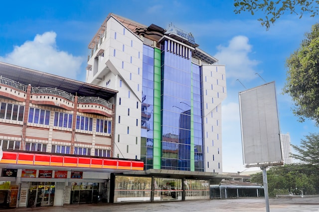 Townhouse Oak Batam near Grand Batam Mall formerly Lucky Star Hotel