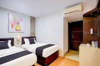Townhouse Oak Batam near Grand Batam Mall formerly Lucky Star Hotel