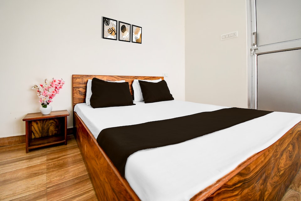 Hotel O Pooja Marriage Lawn Hotel & Banquet , Vikas Nagar Lucknow, Lucknow