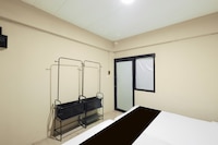 RQ Bangkok Huai Khwang by Collection O