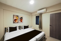 RQ Bangkok Huai Khwang by Collection O