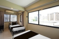 RQ Bangkok Huai Khwang by Collection O