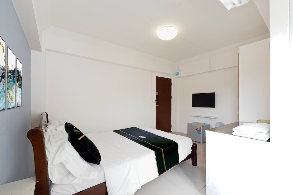 RQ Suvarnabhumi Airport by Collection O, Lat Krabang, Bangkok