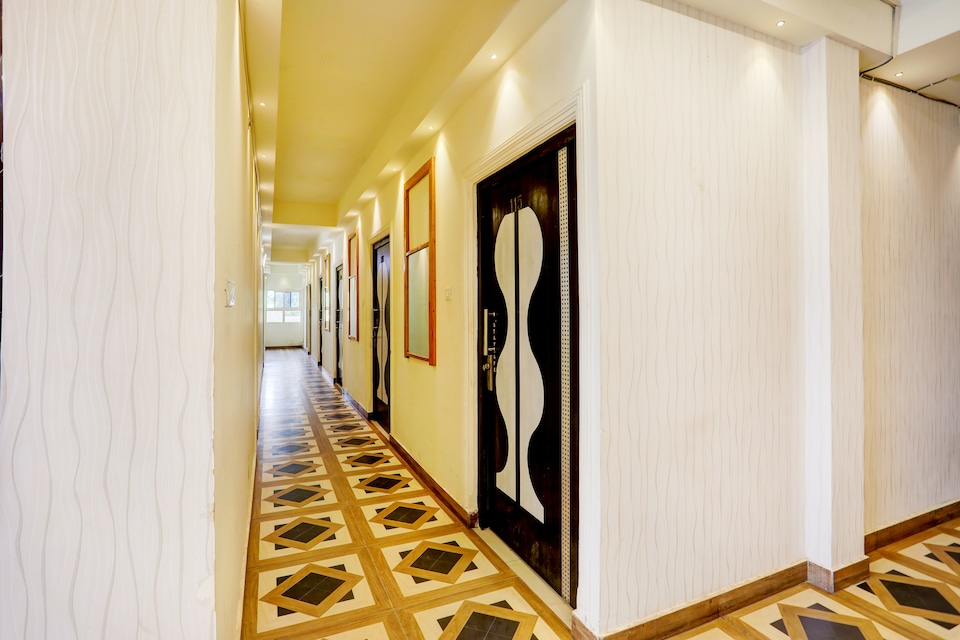 Hotel O SARA RESIDENCY, Railway Station Allahabad, Prayagraj