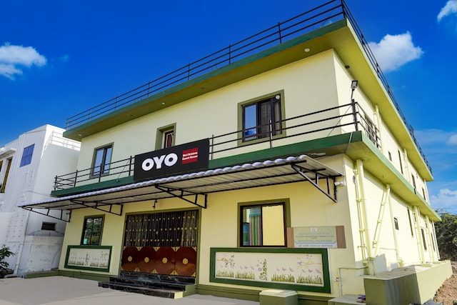 SPOT ON Shri Krishna Guest house