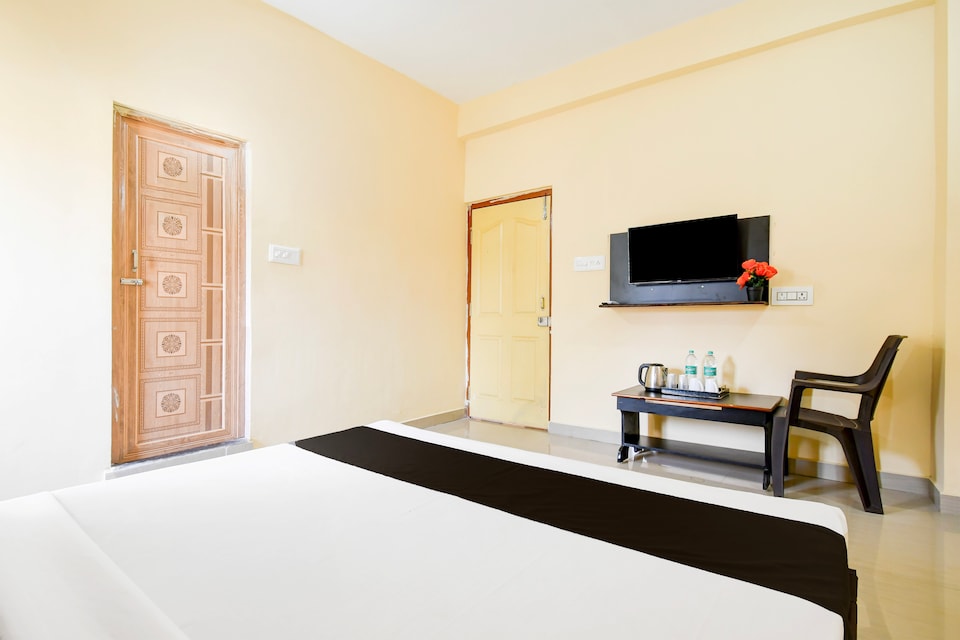 Hotel O Bindu Sagar, Bapuji Nagar, Bhubaneswar