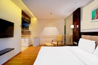 Townhouse Vinobapuri Metro Station