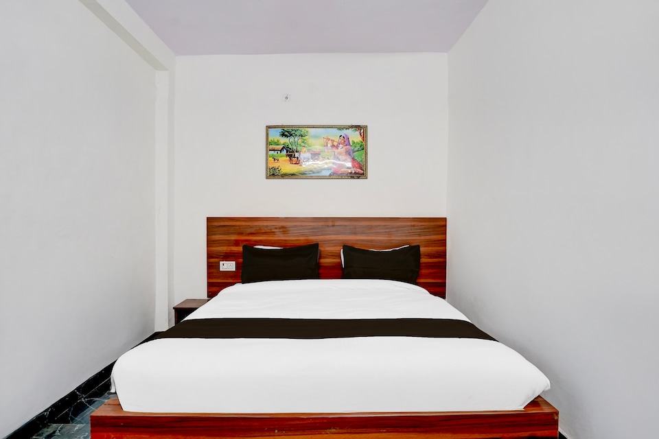 Hotel O Mayur Deluxe , Anand Vihar Delhi, Delhi