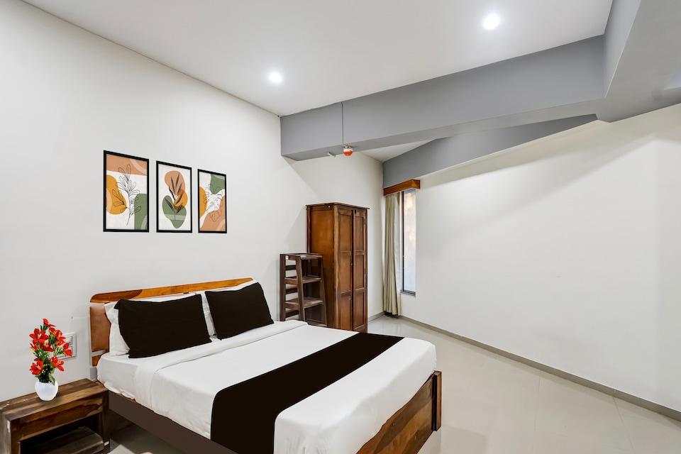 Super Collection O Sabarmati River Gandhinagar Formerly Hotel Royal Park, Infocity Gandhinagar, Gandhinagar