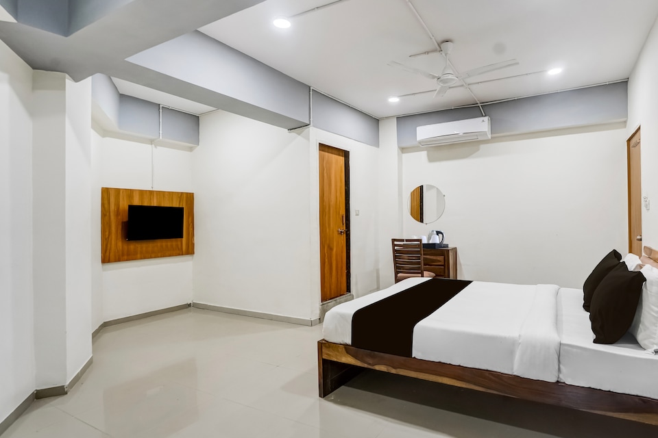 Super Collection O Sabarmati River Gandhinagar Formerly Hotel Royal Park, Infocity Gandhinagar, Gandhinagar