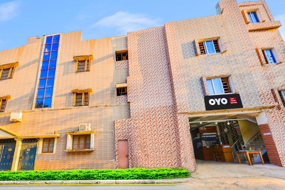 Hourly Booking Hotel O Sharmila Guest House (6hrs Slot), Pondicherry City Centre, Pondicherry