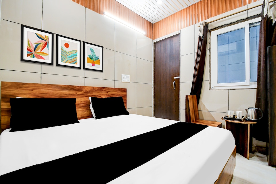 Hotel O Signature Guest House , Alambagh Lucknow, Lucknow