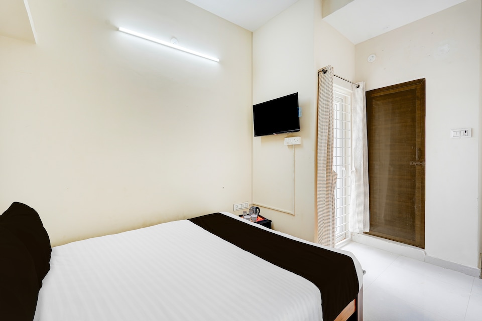 Super Collection O Sholinganallur Chennai Formerly Nimalan Residenc, OMR Chennai, Chennai