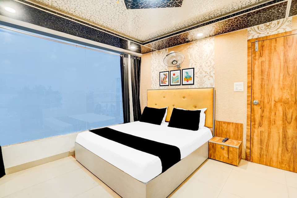 Hotel O Dev Inn, Vaishali Kaushambi Metro, Ghaziabad