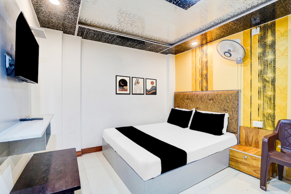 Hotel O Dev Inn, Vaishali Kaushambi Metro, Ghaziabad