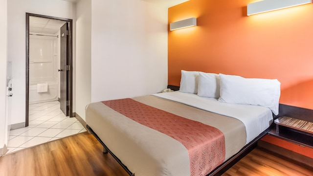 1 QUEEN BED | ACCESSIBLE