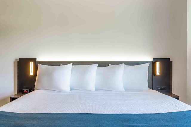 1 King Bed | Mobil Access Tub Nsmk Kitchen