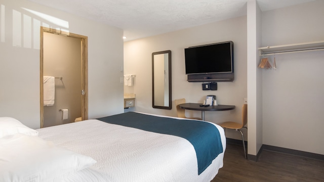 1 Queen Bed | Non-Smoking, Micfridge, View