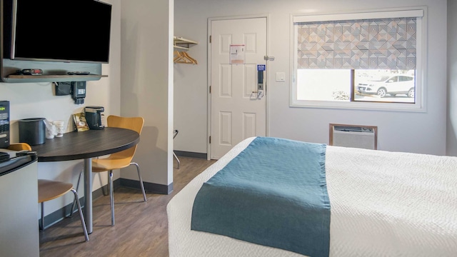 1 King Bed | Non-Smoking, Kitchen