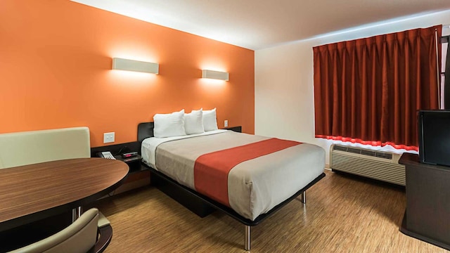 1 QUEEN BED | NON-SMOKING