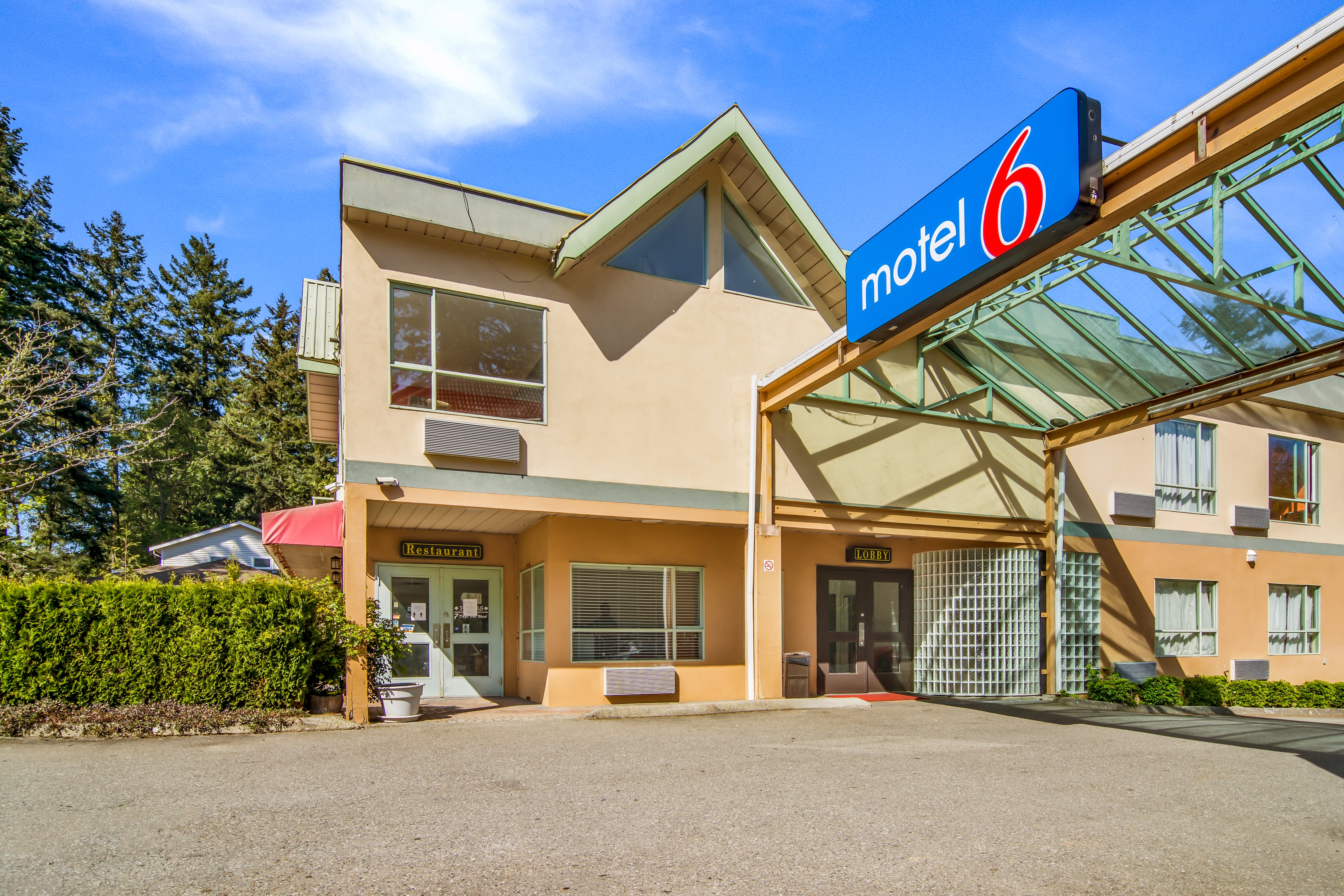 Motel 6 Surrey, BC - Affordable Budget-Stay
