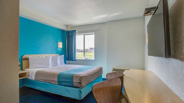 1 Queen Bed | ADA/RI Shower