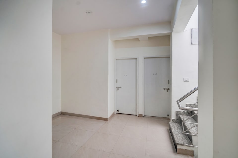 Hotel O Galaxy Inn, Greater Noida, Noida