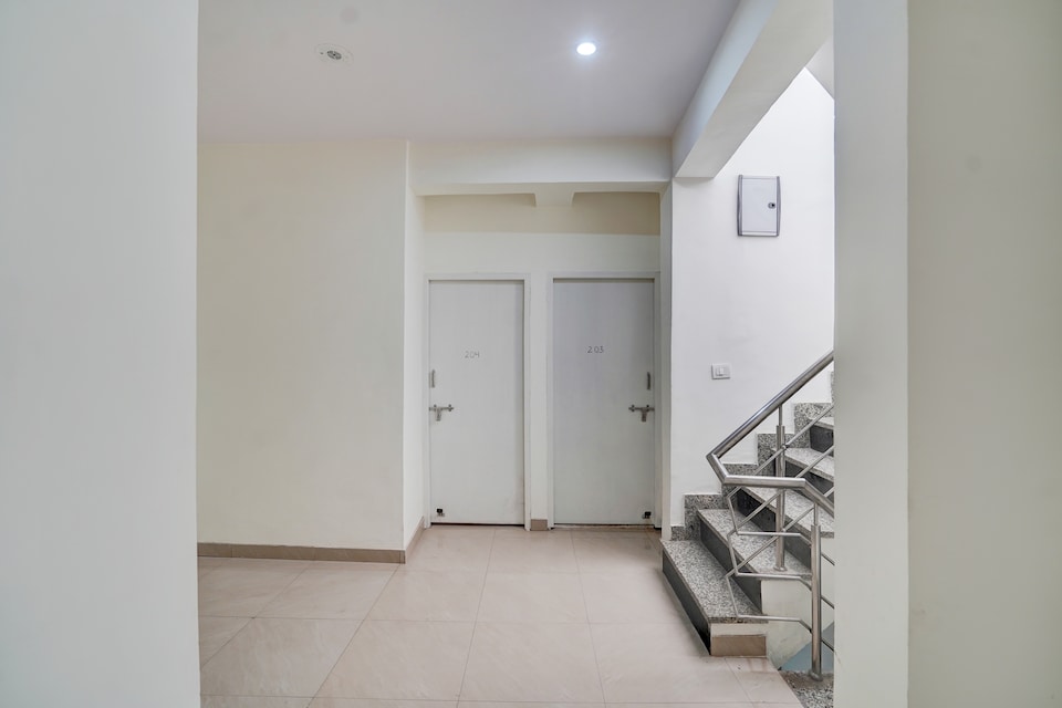 Hotel O Galaxy Inn, Greater Noida, Noida