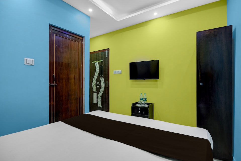 Hotel O Acropolis Mall Kolkata Formerly The Orchid Residency, VIP Road Kolkata, Kolkata