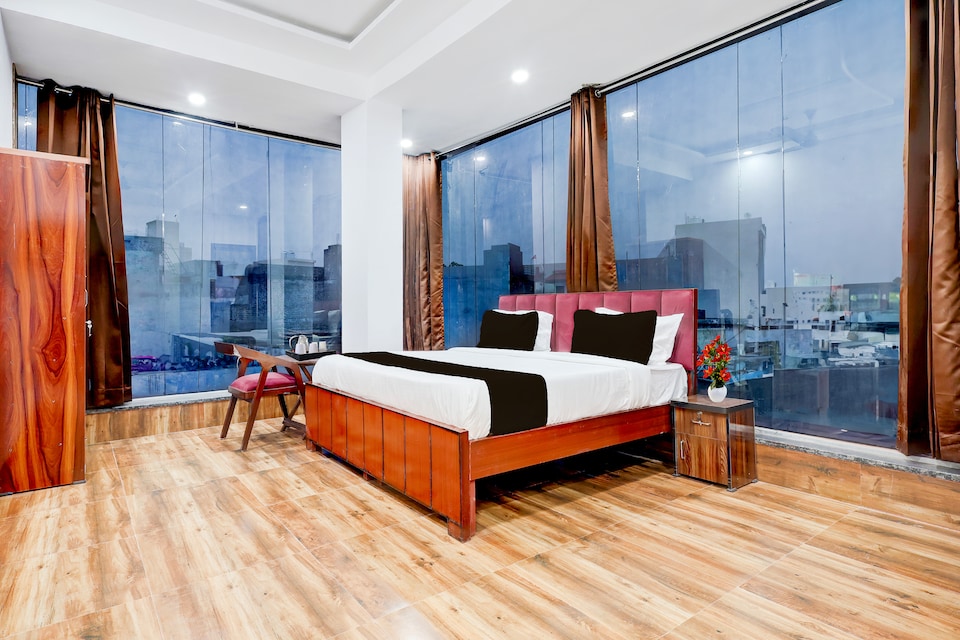 Super Townhouse Jhilmil Metro Station Formerly Legacy Residency, Anand Vihar Delhi, Delhi