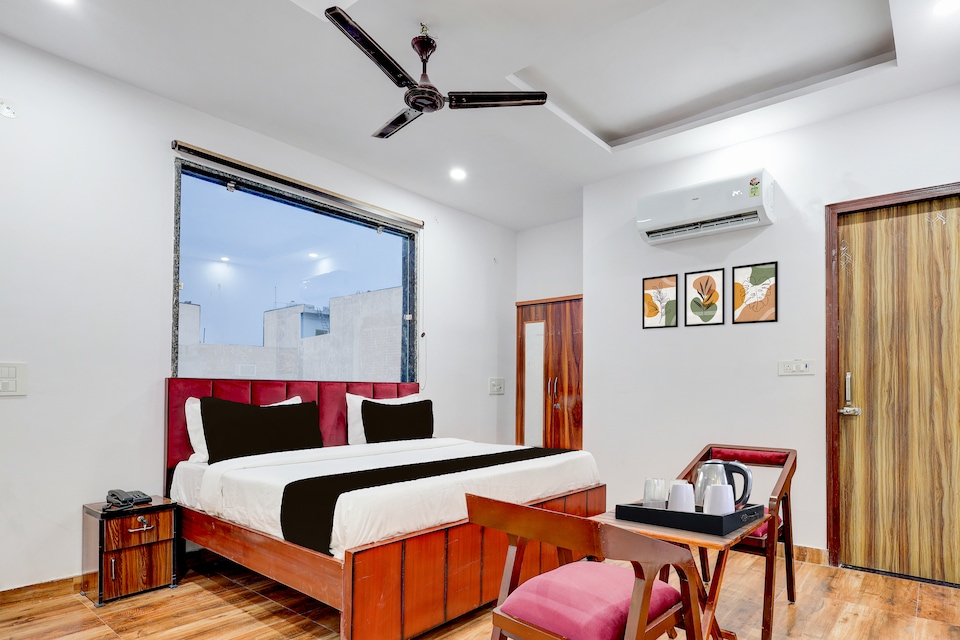 Super Townhouse Jhilmil Metro Station Formerly Legacy Residency, Anand Vihar Delhi, Delhi