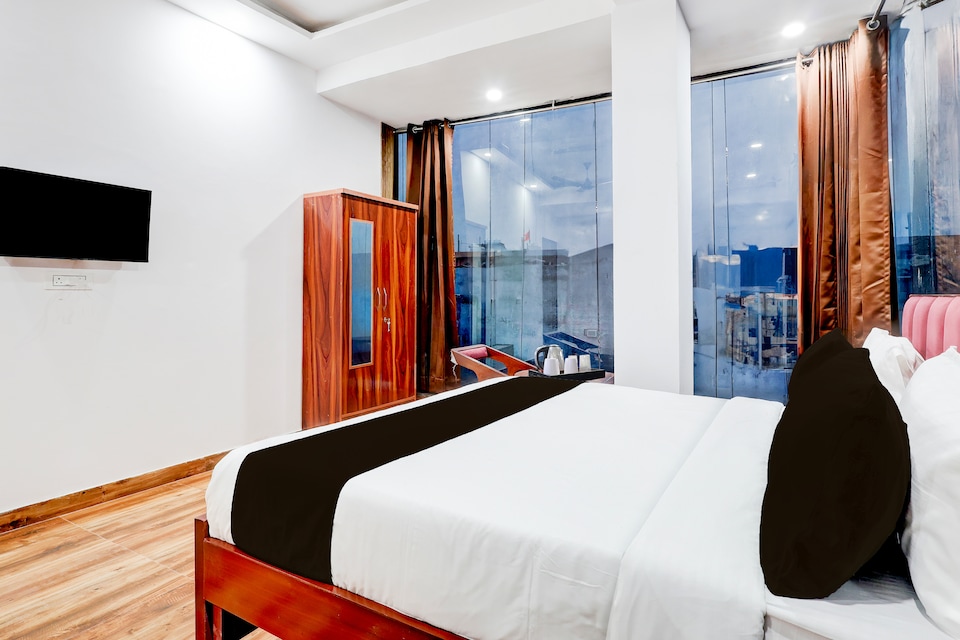 Super Townhouse Jhilmil Metro Station Formerly Legacy Residency, Anand Vihar Delhi, Delhi