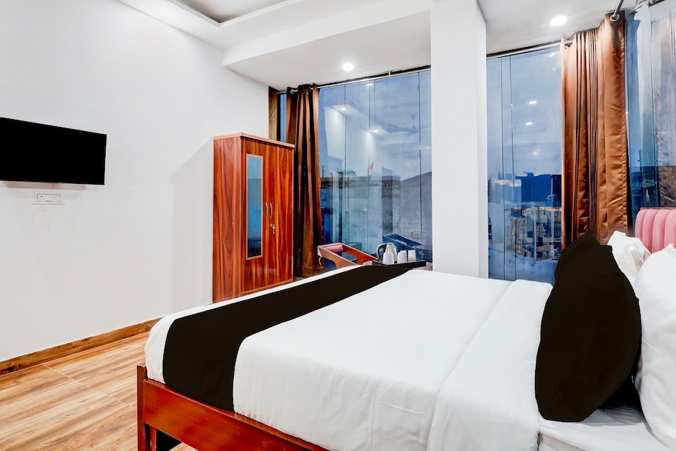 Super Townhouse Jhilmil Metro Station Formerly Legacy Residency, Anand Vihar Delhi, Delhi