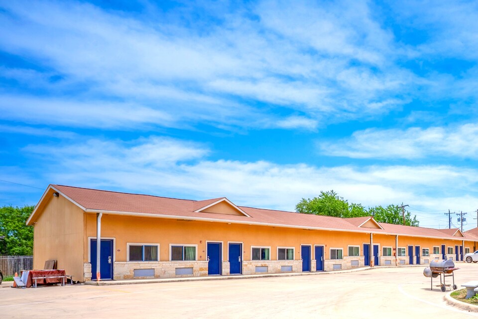 Atria Extended Stays By OYO Jourdanton, Jourdanton Central TX, Jourdanton TX